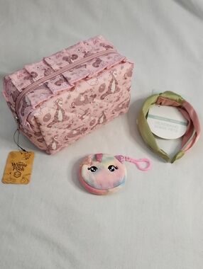 Winnie the Pooh & Friends Makeup Bag with Accessories